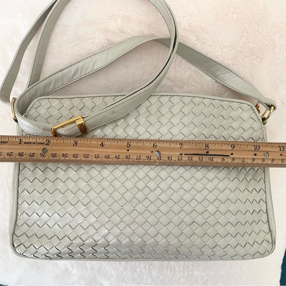 Silver/ Pearl Ganson San Francisco leather bag. Gold accents. - Picture 8 of 10